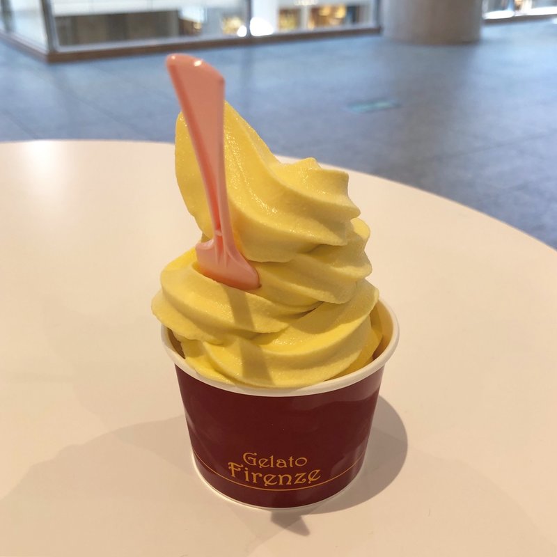 杏仁マンゴー(gelatofirenze)