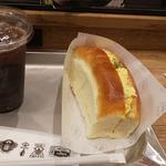 アメリカーノ、ニコパン(タマゴサラダ)(niko and ... COFFEE mozoワンダーシティ
)