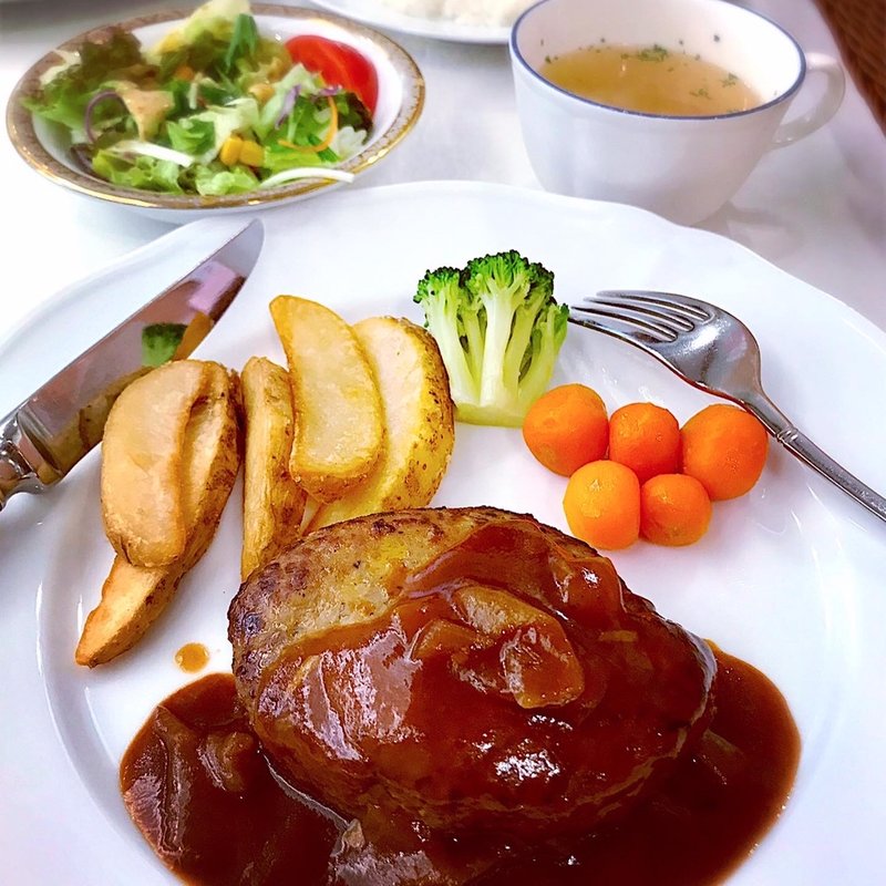 ハンバーグ(東京會舘レインボー)