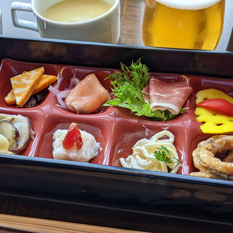 カクテルタイム　オードブル(シェラトン都ホテル大阪　クラブラウンジ)