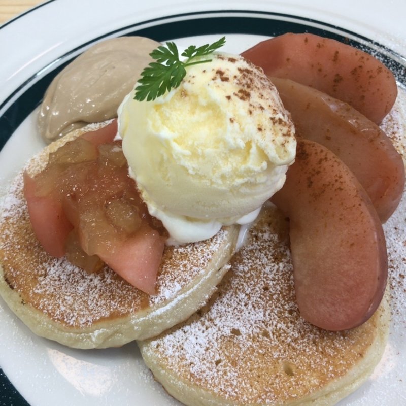 りんごと紅茶クリームのパンケーキ(gram 近鉄奈良駅店)