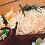 天婦羅ざるうどん(手打うどん 平野屋)