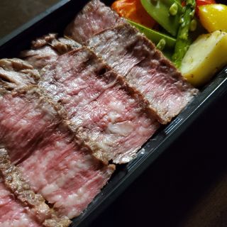 松阪牛ロースステーキ重(Matsuzaka beef whats)