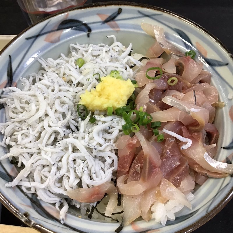 アジしらす丼(紀伊国屋旅館)