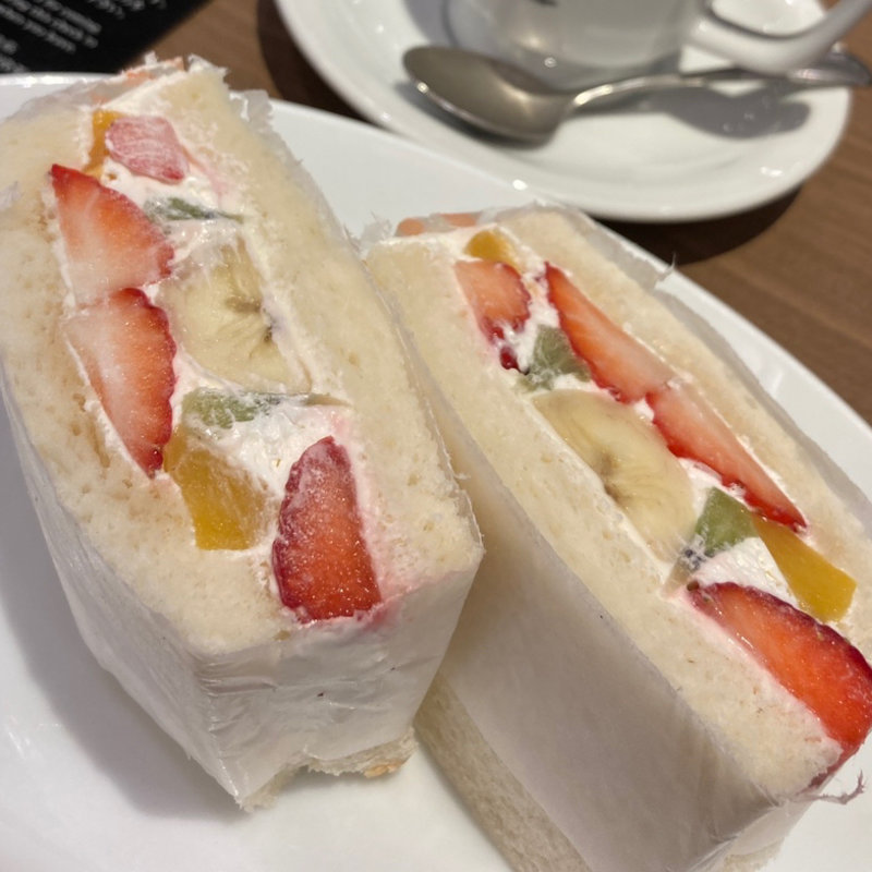 フルーツサンド withハニー&チーズ(ドトール珈琲店 多摩センター店)