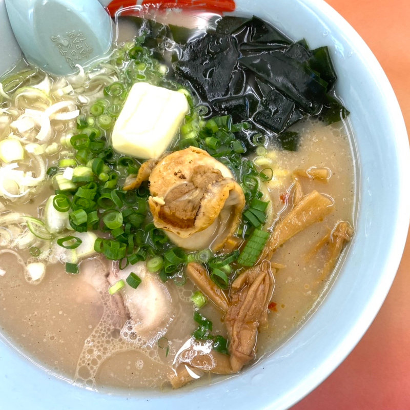 ホタテ塩とんこつラーメン＋バター(ラーメン山岡家 月寒店 （やまおかや）)