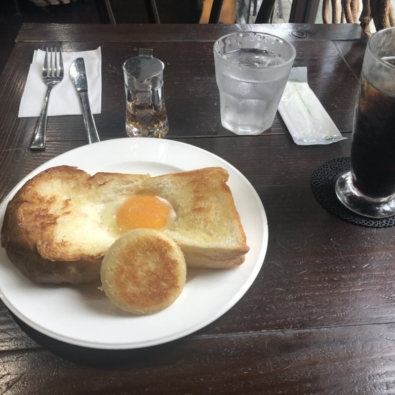 目玉トースト　アイスコーヒー(珈琲 り凡)