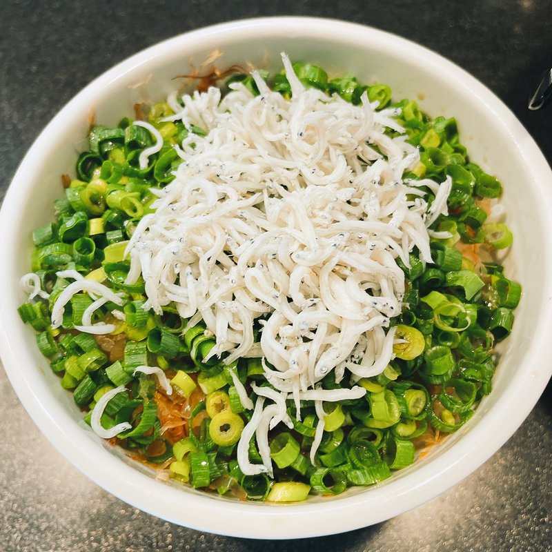 しらすめし(ハマのオヤジ)