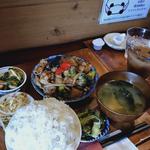 お肉とブロッコリーナス炒め日替わりランチ(ご飯banbuu)