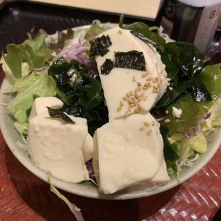 ひんやり豆腐サラダ(大戸屋ごはん処 新宿アイランドイッツ店)