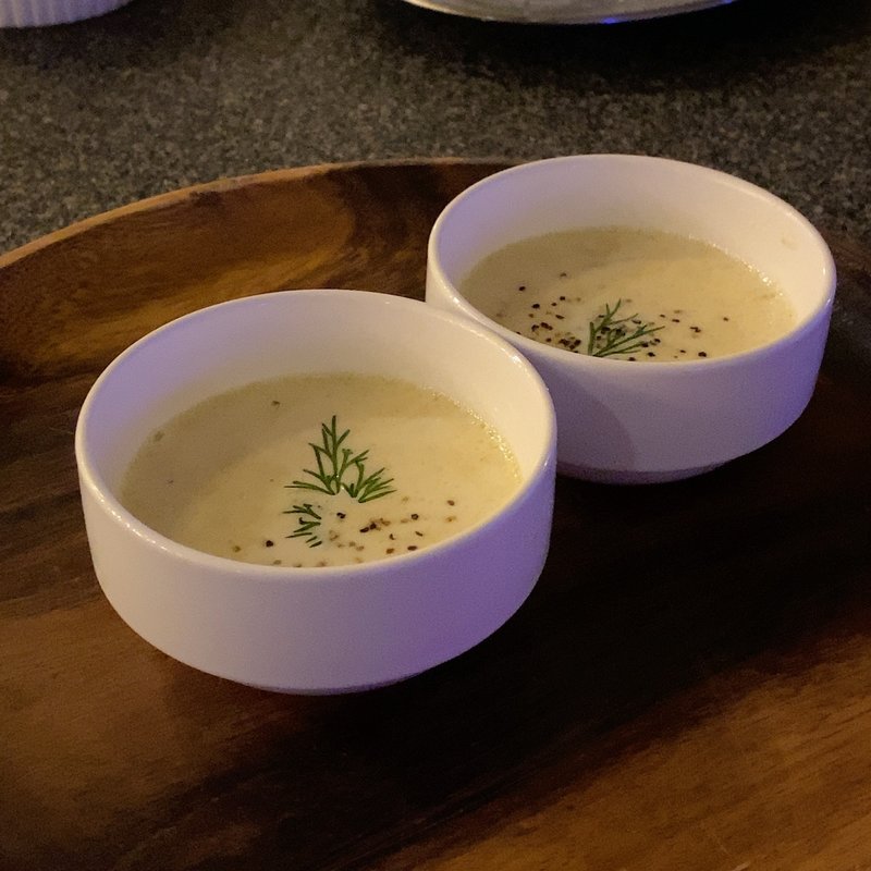 オイスターチャウダー(Garden Kitchen FLARIE)