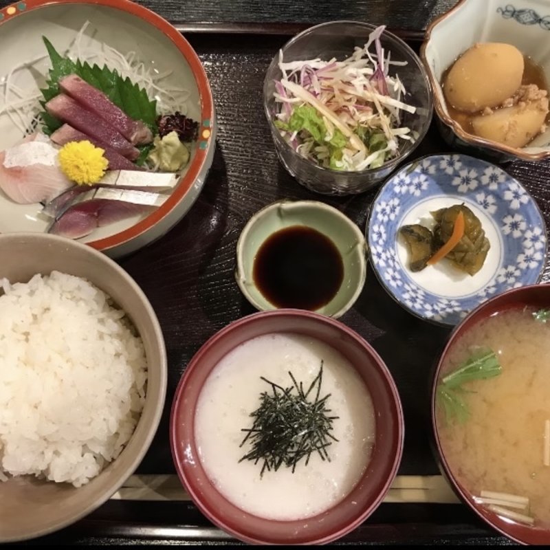 とろろ定食・刺身(龍馬)