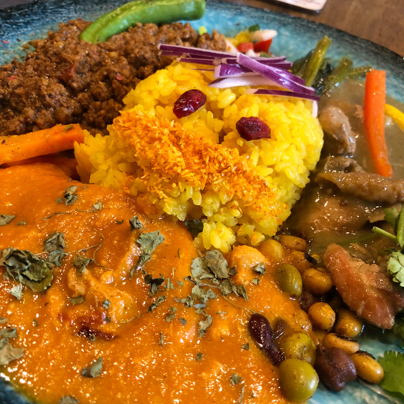 3種あいがけ(スパイシー酒場かるだもん)