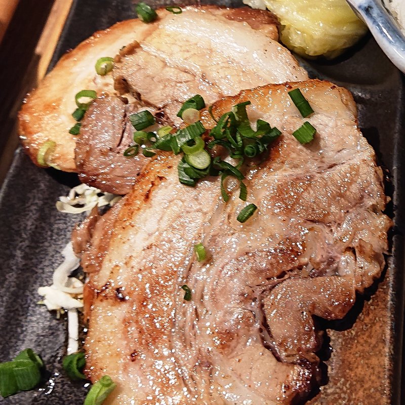 自家製炙りチャーシュー(肉汁餃子のダンダダン 新川崎店)