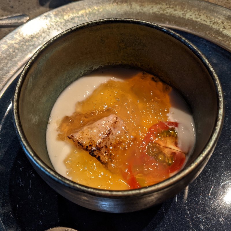 インドマグロトロ、新玉クリーム、トマトジュレ(ete)