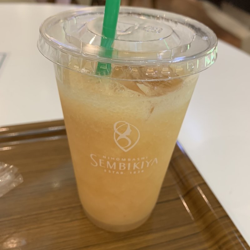 りんごジュース(千疋屋総本店 第2旅客ターミナル マーケットプレイス店)