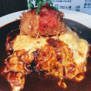 オムハヤシライス：自家製カニクリームコロッケのせ(美味卵家 （ウマタマヤ）)