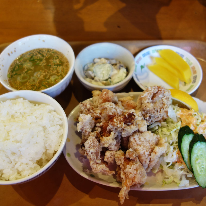 鶏の唐揚げ定食(元祖赤のれん 節ちゃんラーメン 野間店)