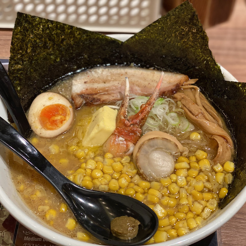 北海道贅沢グルメラーメン(空 新千歳空港店)