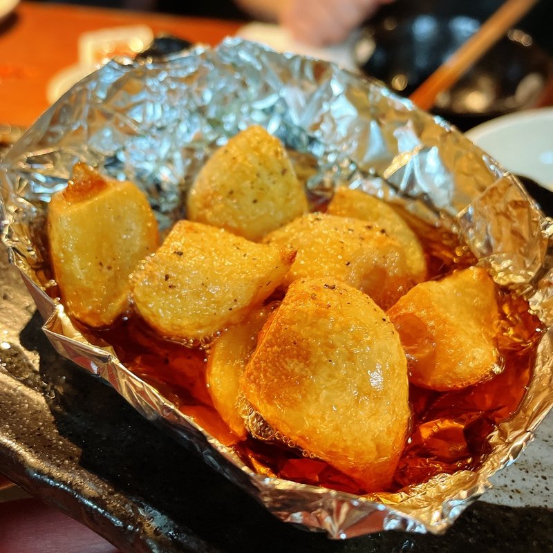 青森県産にんにくのホイル焼き(焼肉 Shin天楽)