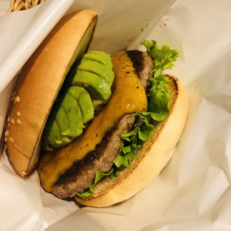 クラシックアボガドチーズバーガー(フレッシュネスバーガー 小田原ダイナシティーウォーク店 （ＦＲＥＳＨＮＥＳＳ　ＢＵＲＧＥＲ）)