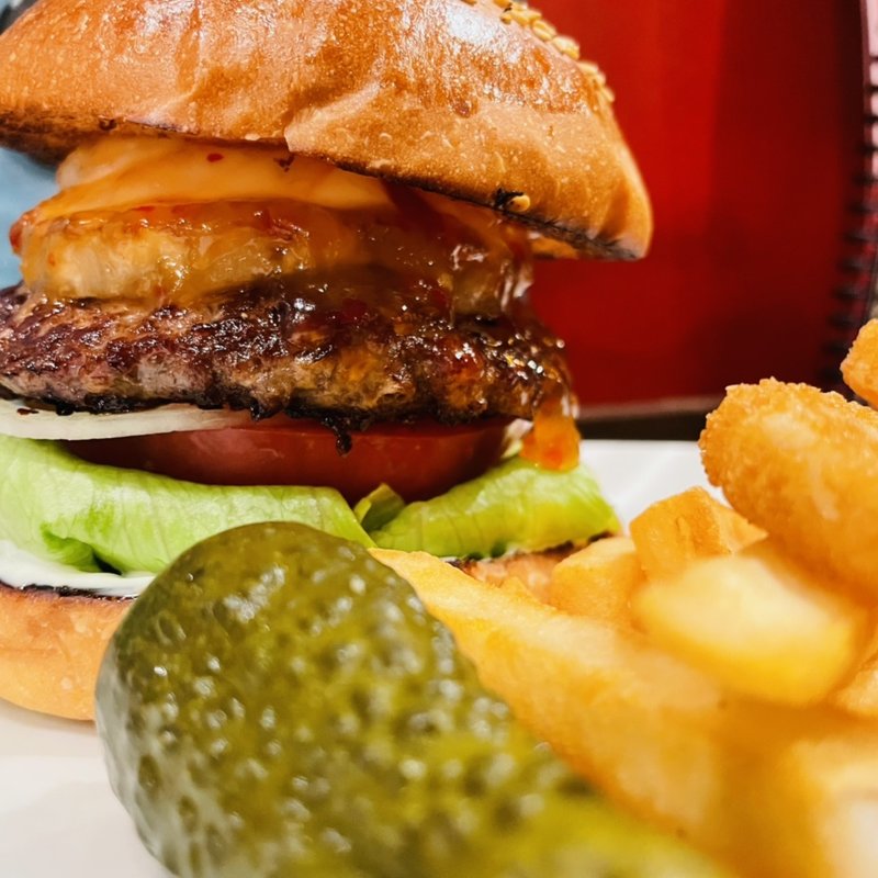 スイートチリバーガー＋パイナップル・サワークリーム(ブラザーズ 人形町本店 （BROZERS'）)