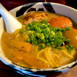 武骨味玉らー麺(白)(麺屋武蔵 武骨 御徒町店)