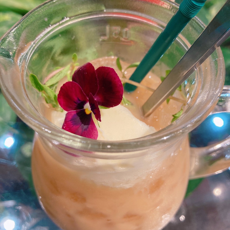 フラワーティーフロート(青山フラワーマーケット ティーハウスアトレ吉祥寺店)