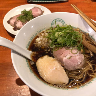 醤油ラーメン(麺屋 六感堂)