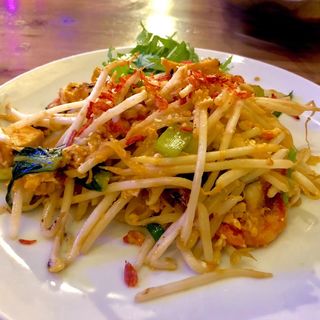 (タイ屋台ガッチキ)