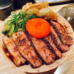 炙り鴨と白葱天子丼(本町製麺所 本店 )