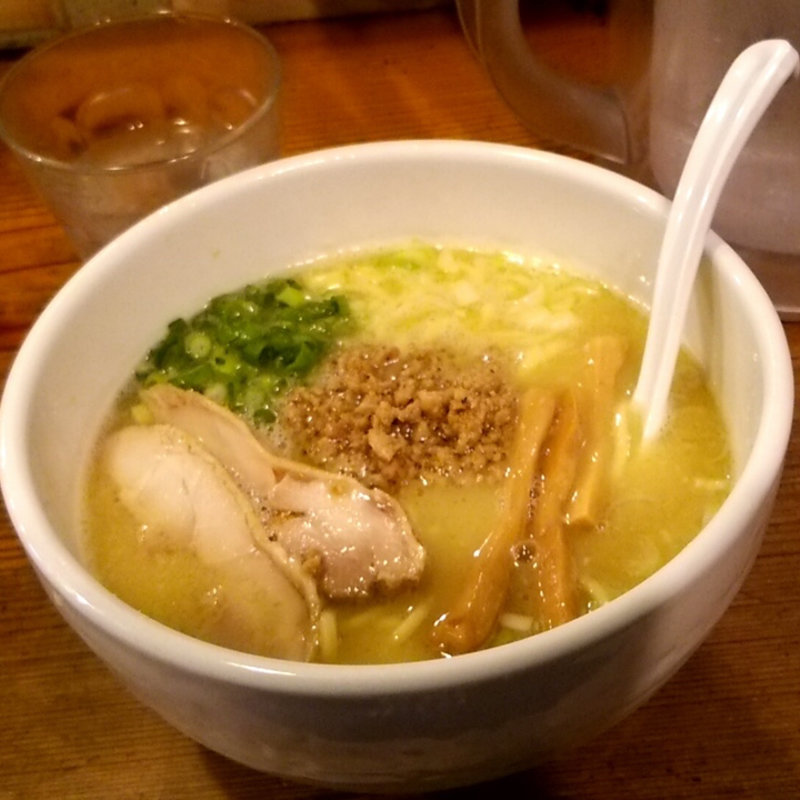 白鶏らーめん(鶏の穴)