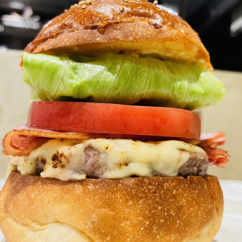 ベーコンモッツァレラチーズバーガー(No.18 （ナンバージュウハチ）)