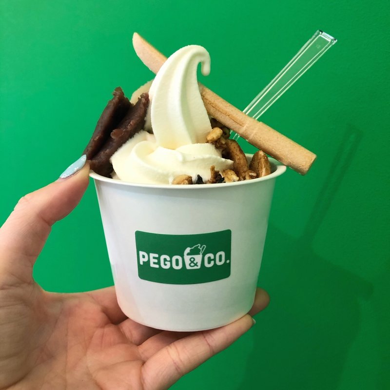 PEGOソフト（レアチーズソフト×キウイあん×グラノーラ）(PEGO＆CO. 世田谷店（ペゴあんこ せたがやてん）)