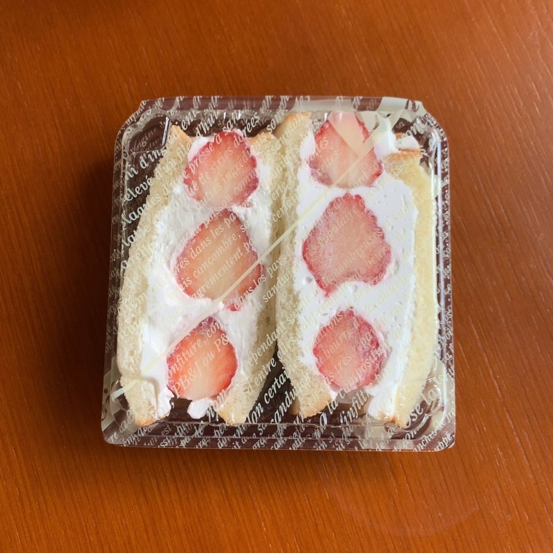 いちごのフルーツサンド(ぱん工房わんダフル)