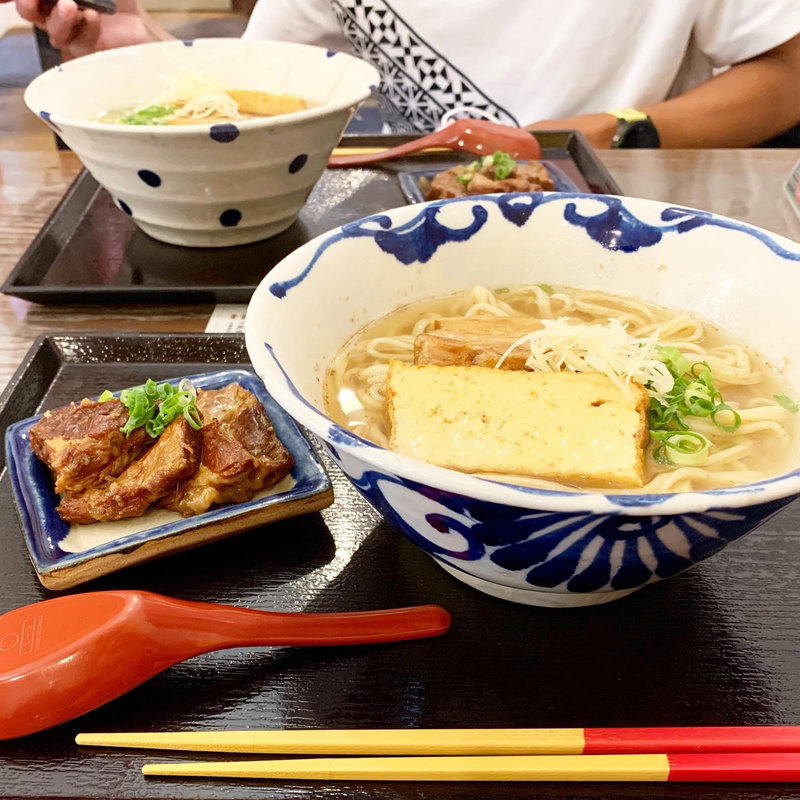 金月そば(金月そば 読谷店 （キンチチソバ）)