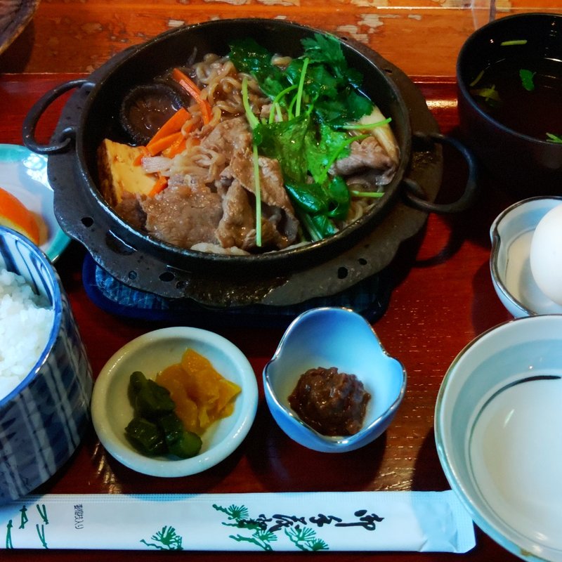 牛鍋(豚捨 （ぶたすて）)