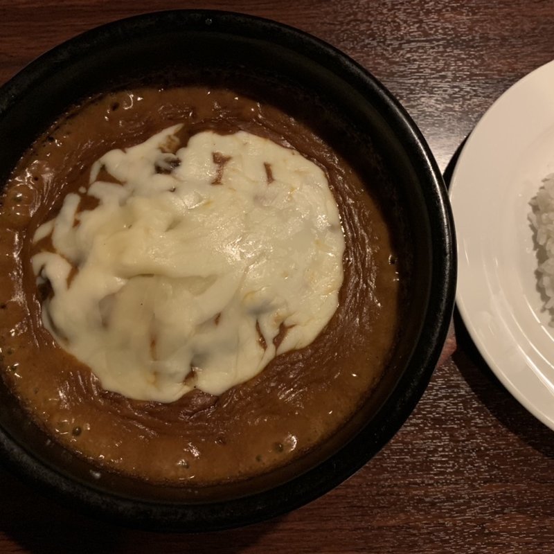 溶岩焼き　カレーチーズハンバーグ(Roti （ロティ）)