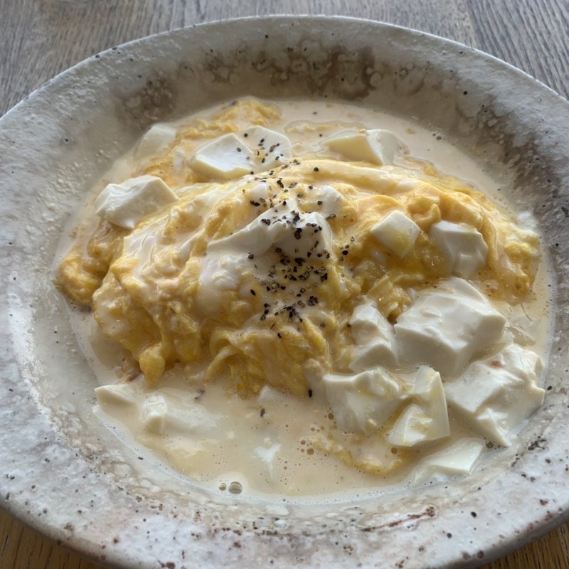 比良たまごのカルボナーラ風ふわふわオムライス(マドカフェ （mado cafe）)