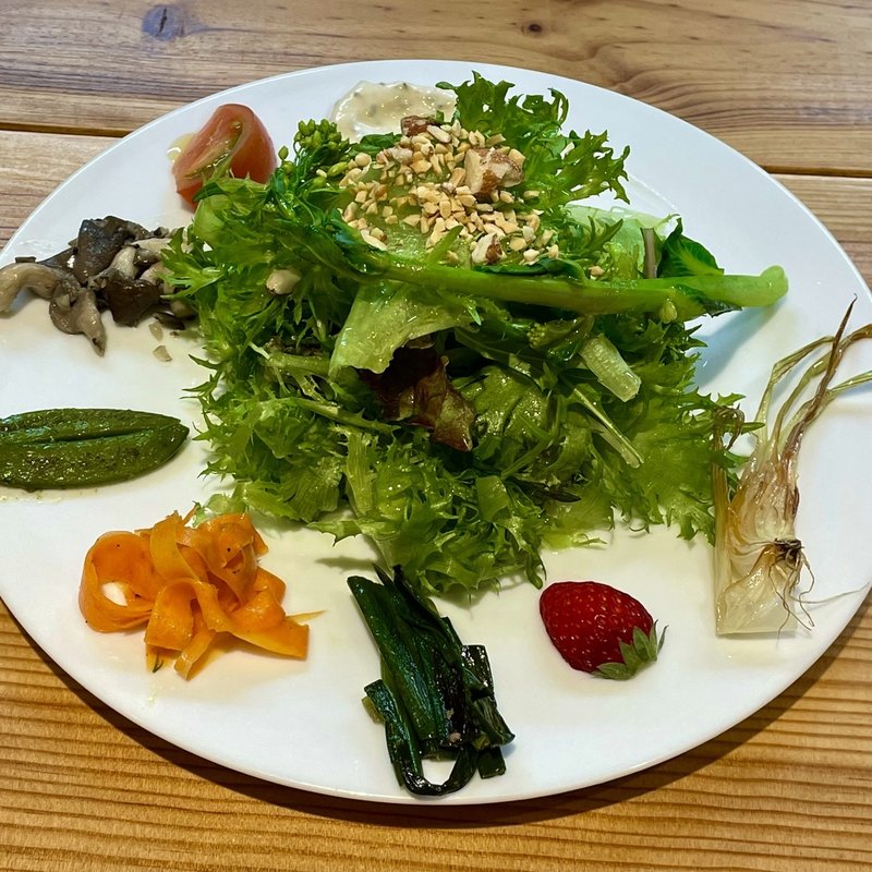 ランチサラダ(肉と野菜の農家イタリアン アリガト)