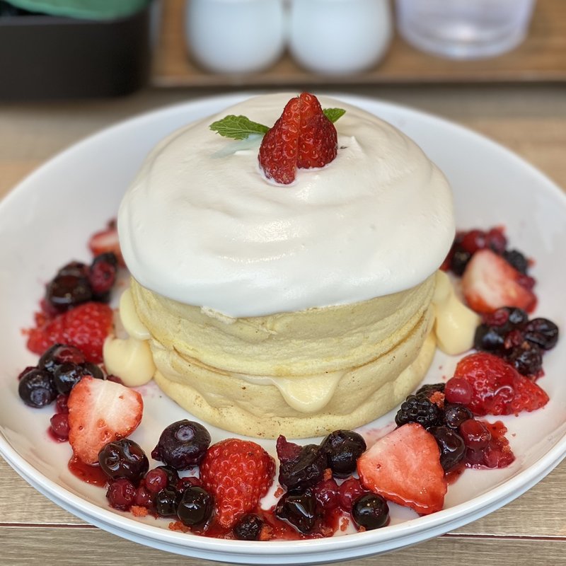 ストロベリーとベリー(Lavy’s cafe)