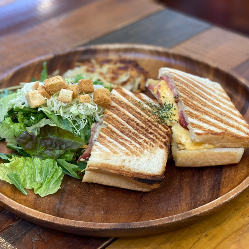 厚焼き玉子のホットサンド(エッグカフェ （egg cafe）)