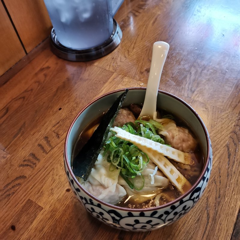 雲呑中華そば(NOODLE BAR 山と雲 虹イロハ)