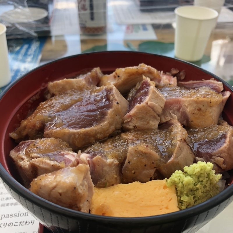 まぐろステーキ丼(マグロ卸のマグロ丼の店 )