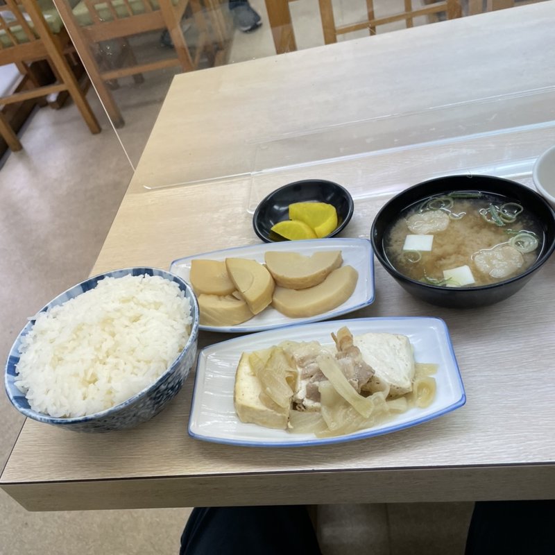 自分セレクト定食(お食事処まる美食堂)