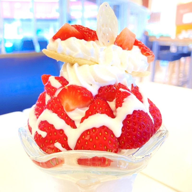 苺パフェ(JAあぐりタウン げんきの郷)