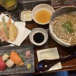 寿司と天ぷらセット(温そば)(家族亭 茨木店)
