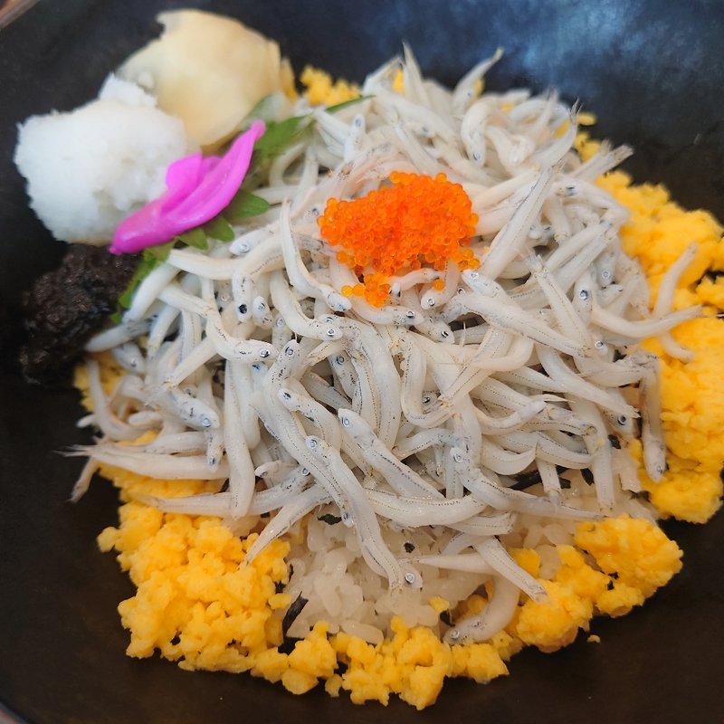 しらす丼(快飛 茅ヶ崎ラスカ店)