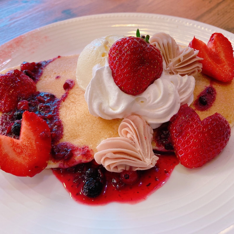 ルビーショコラとあまおうのパンケーキ(ラ・プティ・メルスリー ルミネエスト新宿店)