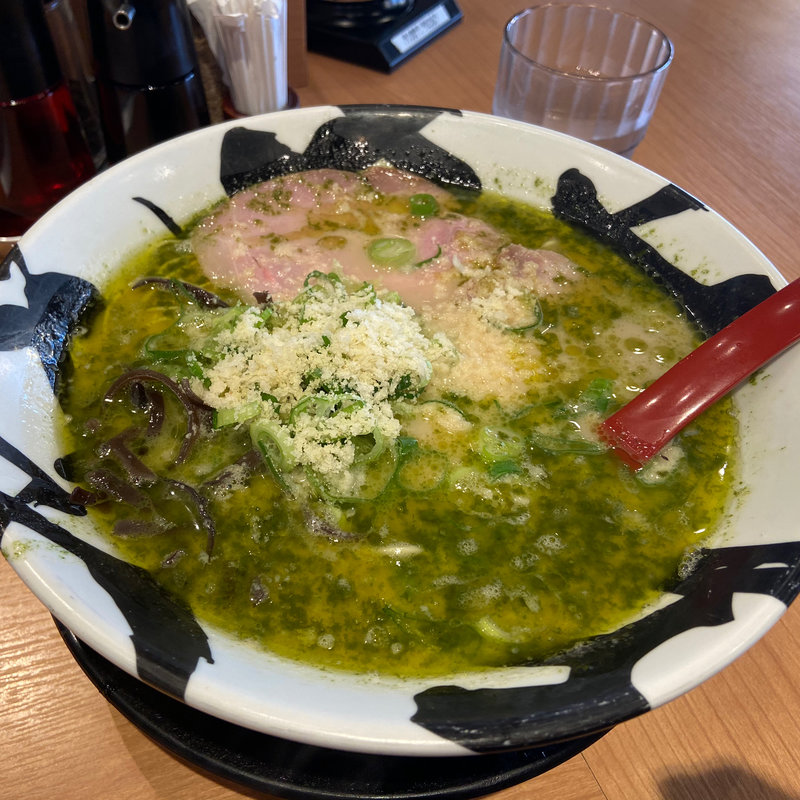 翠 賀正(神戸豚骨ラーメン　賀正軒　三宮店)
